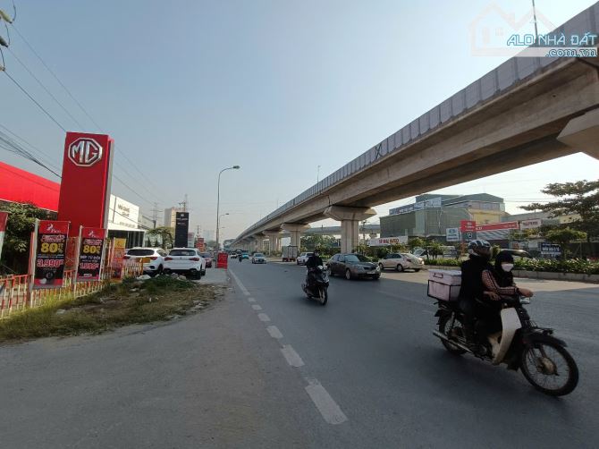 Cho thuê mặt bằng 2500m mặt phố Quang Trung, Hà Đông. Thiết kế thông sàn, PCCC MT 36m. Giá - 10