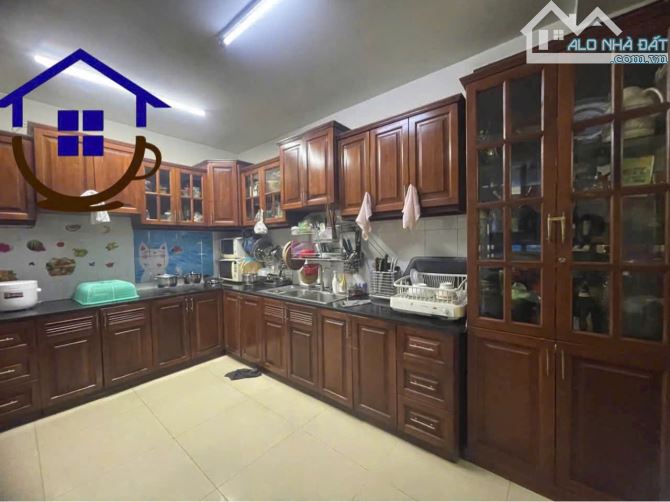 Bán biệt thự P5 Quận 8- 240m2- 10m x 24m - 5PN 6WC - 34 Tỷ - GẦN NGAY TT HÀNH CHÍNH QUẬN - 2