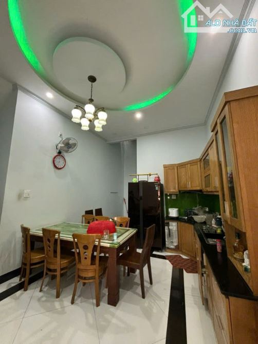 Cần bán nhà 1 trệt 2 lầu mặt tiền đường Cao Thắng, Phường Bình Hưng, P. Phan Thiết - 1