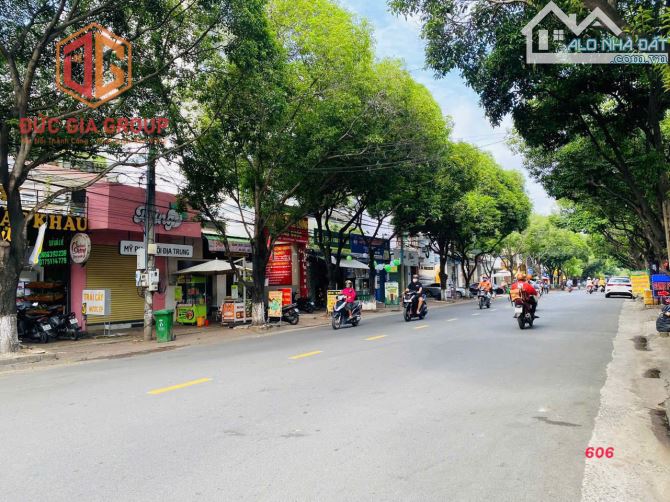 Bán nhà mặt tiền Phan Trung, Tân Tiến. 137m. Nhà 2 lầu cực xinh. Gần Vincom. Gía 14,8ty tl - 2