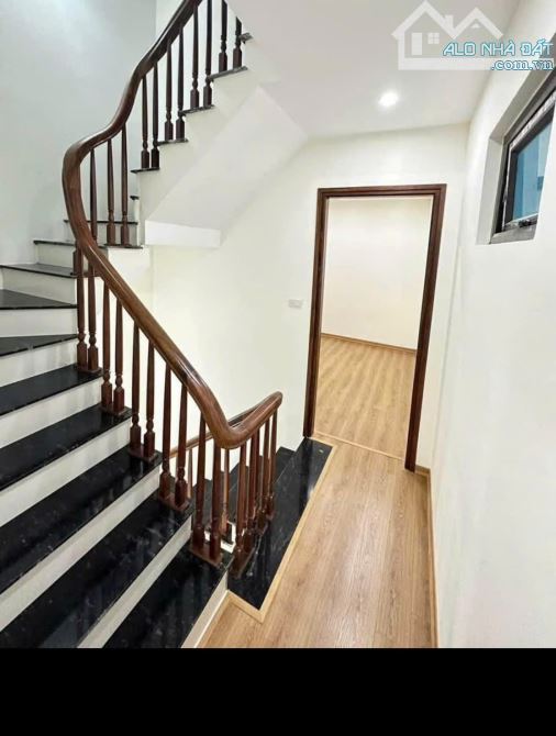 CHỈ 2.1 TỶ CÓ NGAY NHÀ 4 TẦNG 36M2, Ô TÔ ĐỖ CỬA, SÁT VÁCH ĐẠI HỌC TD-TT - 2