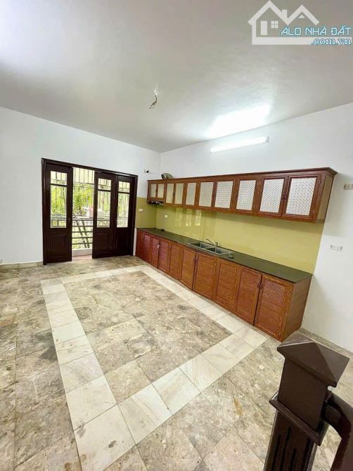 PHÂN LÔ CẦU GIẤY - NHÀ ĐẸP Ô TÔ TRÁNH - HAI THOÁNG - KINH DOANH - DT 65M2 - GIÁ TỐT - 2