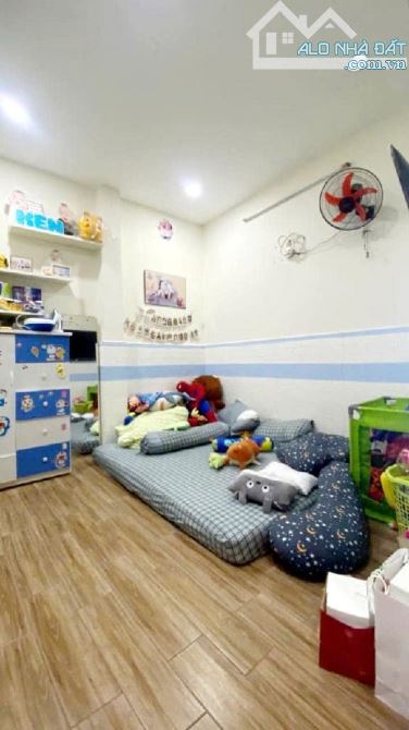 Hạ chào bán trong tuần, 5 tầng, hẻm xe hơi, 54m2,Nguyễn Thiện Thuật, Quận 3,Ở ngay, 11 Tỷ - 2