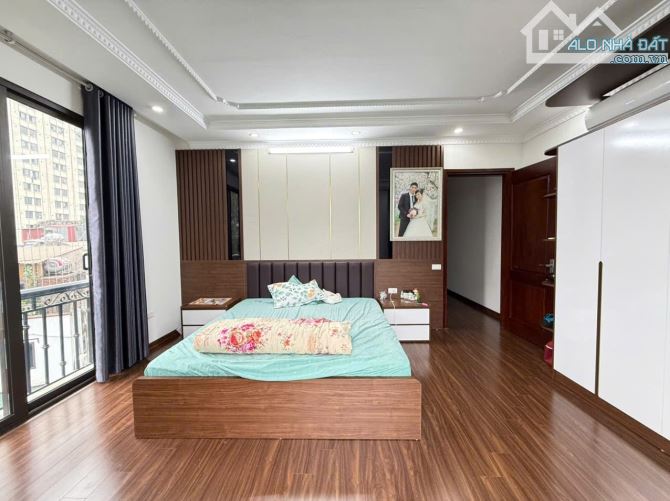 (Thang Máy) Bán nhà phân lô Phạm Tuấn Tài 65mx7T MT 5msổ vuống oto tránh mới đẹp 17 tỷ (Lô - 3