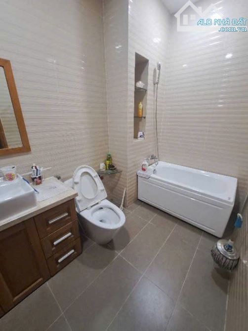 BÁN MẶT TIỀN ĐƯỜNG KHU SADECO PHƯỚC KIỂN A, NHÀ BÈ - 4 TẦNG NGANG 5M- 100M2 FULL NỘI THẤT - 4