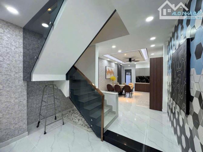 Bán nhà đẹp giáp Phú Mỹ Hưng quận 7 - Dt 83m 3 tầng full nội thất giá 7.9 tỷ - 4