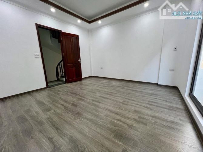 Bán nhà Đại La, 30m2 x 5, nhà mới tinh, vài bước ra phố, giá 5,8 tỉ - 4