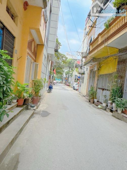 NHÀ 5 TẦNG THỤY PHƯƠNG Ô TÔ NGỦ TRONG NHÀ - 5