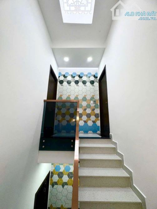 Bán nhà đẹp giáp Phú Mỹ Hưng quận 7 - Dt 83m 3 tầng full nội thất giá 7.9 tỷ - 7