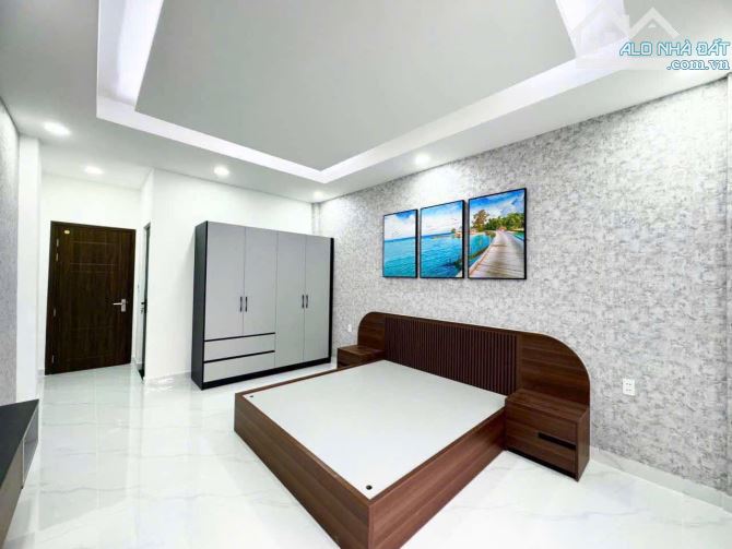 Bán nhà đẹp giáp Phú Mỹ Hưng quận 7 - Dt 83m 3 tầng full nội thất giá 7.9 tỷ - 8