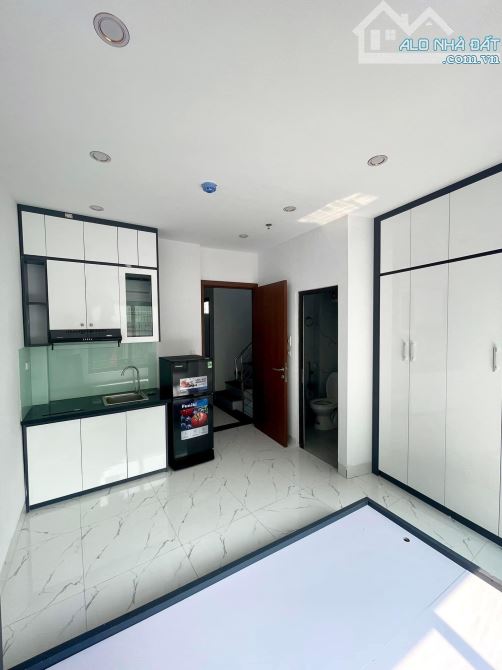 BÁN NHÀ DÒNG TIỀN HOÀNG MAI - 6TẦNG THANG MÁY - 12 PHÒNG KHÉP KÍN - Ô TÔ ĐỖ CỬA - 9