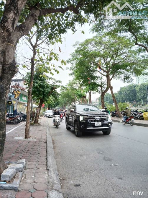 CẦN BÁN GẤP NHÀ MẶT PHỐ NGUYỄN NGỌC VŨ TRƯỚC TẾT, VỈA HÈ , Ô TÔ , KD, S 74m2 4 Tầng. Giá