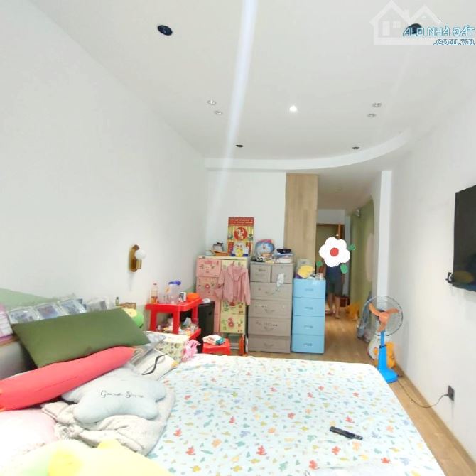 Khu phân lô đồng bộ Dương Quảng Hàm - 43m2, 5 tầng - hơn 6 tỷ.