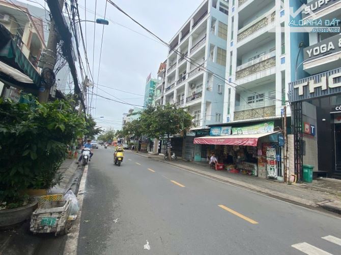 Nhà mặt tiền 7 tầng có hầm trung tâm quận 7. 400m2 ngang 12m NGỘP BANK