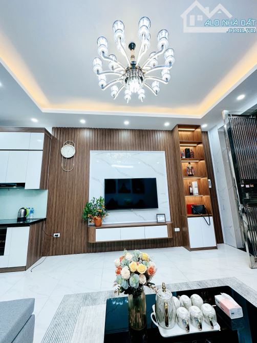 Bán nhà mặt phố Minh Khai 169m mặt tiền rộng 9m ngay gần Gần cầu Vĩnh tuy gần trường ĐH