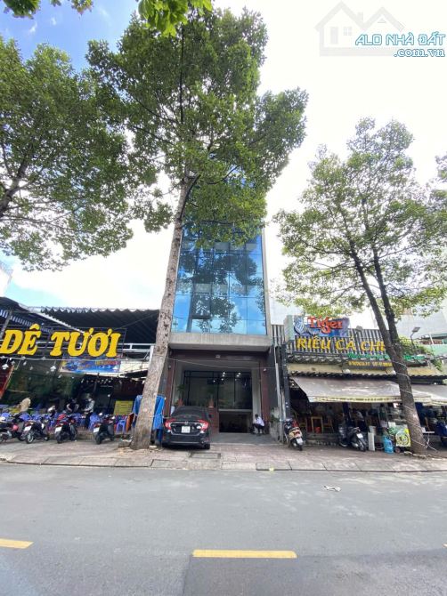 🔥 Nguyên tòa Building mặt tiền Trường Sa, 7x27 - Hầm 7 Tầng, giá 180tr