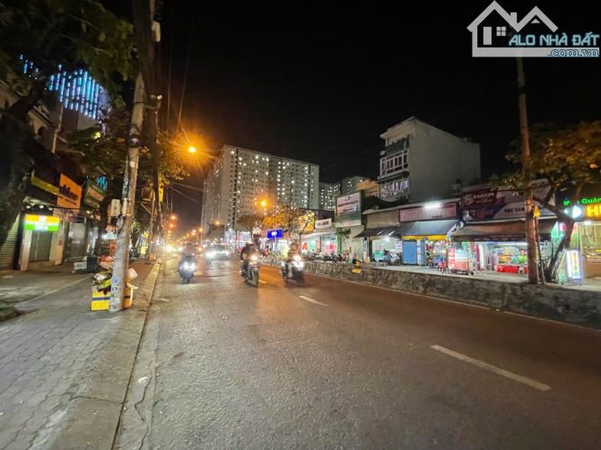 🏘️ Bán nhà ngay Mặt Tiền Phan Văn Hớn - Hẻm 5m Xe Hơi TỚI NHÀ - Sân để xe Rộng Rãi