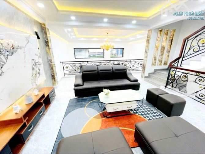 Bán nhà Nguyễn Văn Quỳ - Quận 7 - 54m2 - ngang 5.9m - chỉ 6.x tỷ TL.