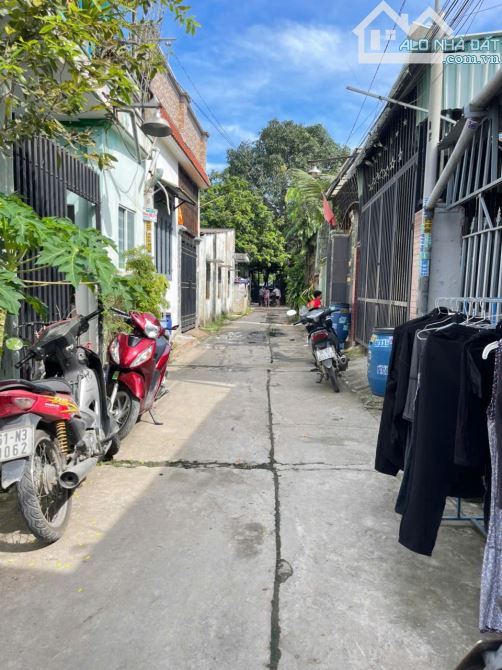 Nhà 1 trệt 1 lầu 3PN, hẻm ô tô gần ngã tư Chiêu Liêu, 101m, 1822 Dĩ An