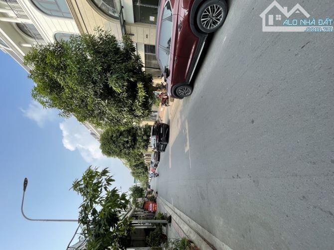 Vị trí đẹp, Bán đất tặng nhà Cấp 4 Trâu quỳ Gia lâm, 51m, 6 tỷ, ô tô vào nhà.