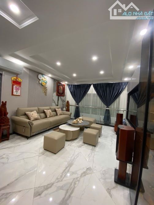 Bán nhà đẹp phố Kim Ngưu - Hai Bà Trưng, GARA, LÔ GÓC, gần phố, 57m2 x 6 tầng, 20 tỷ