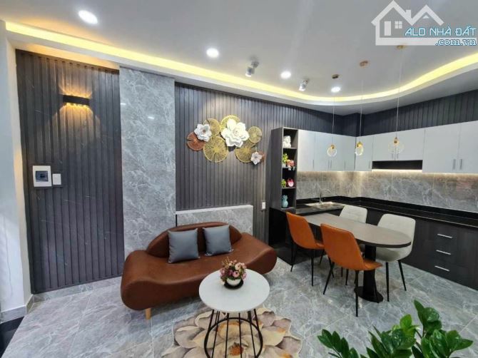 Bán nhà Hẻm Ô tô Nguyễn Tri Phương Quận 10, 44.7m2 4 tầng chỉ 5.8 tỷ. - 1