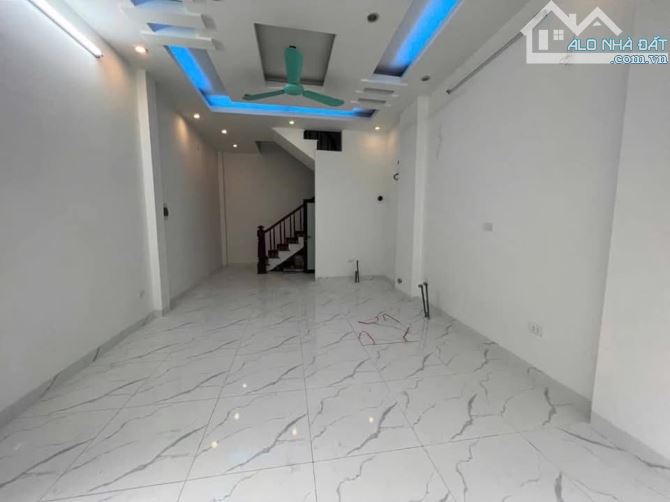 CẦN BÁN GẤP NHÀ KĐT VĂN QUÁN_4 TẦNG DÂN XÂY_Ô TÔ, KD_35M CHỈ HƠN 7T - 1