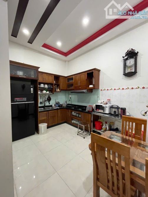 Bình Trị Đông , nhà mới cứng 4 tầng , 60m2 , hẻm 6m thông , full nội thất, chỉ hơn 5 tỷ - 1