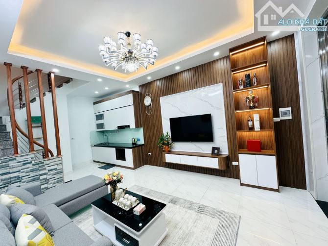 Bán nhà mặt phố Minh Khai 169m mặt tiền rộng 9m ngay gần Gần cầu Vĩnh tuy gần trường ĐH - 1