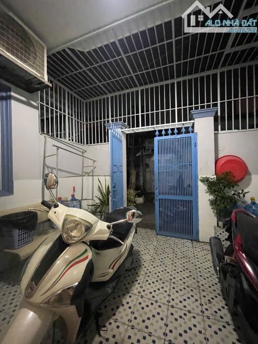 🏘️ Bán nhà ngay Mặt Tiền Phan Văn Hớn - Hẻm 5m Xe Hơi TỚI NHÀ - Sân để xe Rộng Rãi - 1