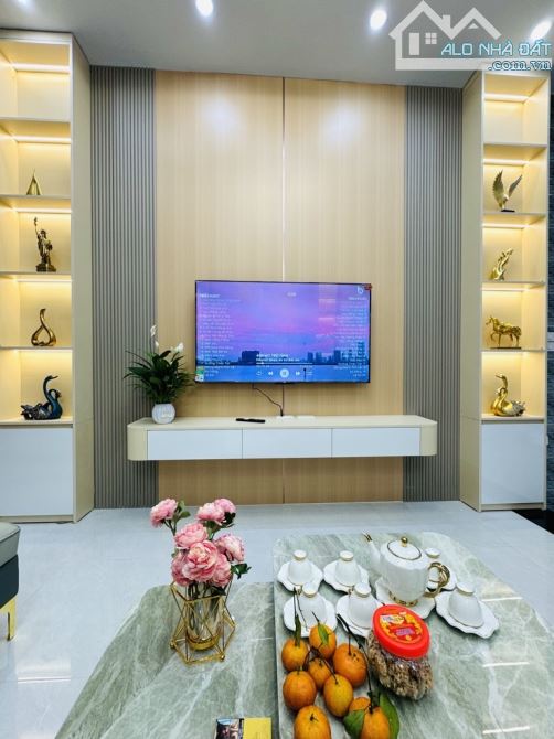 Hiếm - Bán nhà đẹp gần đài VTV, full nội thất phố Nguyên Hồng, Ba Đình - 1