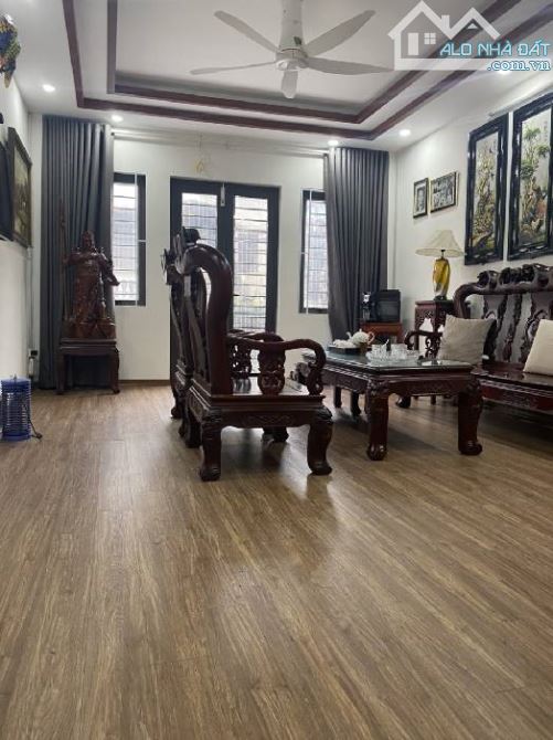 Tạ Quang Bửu 50 m2, 4 tầng, ở luôn, ô tô tránh, vỉa hè, 16.5 tỷ - 1