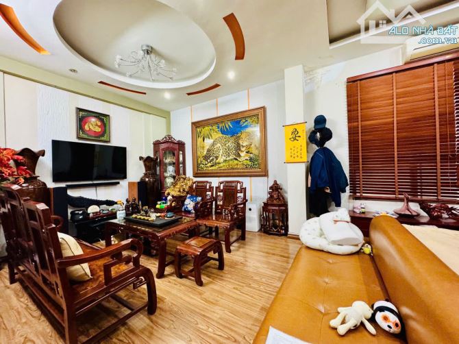 Bán gấp nhà riêng Phố Nguyễn Chí Thanh 41m 5Tầng MT 4,1m hơn 10 tỷ ô tô vào nhà phân lô. - 1