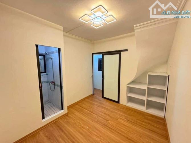 Bán nhà BA ĐÌNH, sát phố, nhà đẹp, sổ riêng,vị trí đẹp thuận tiện đi lại-25m2 giá 4.4ty - 2