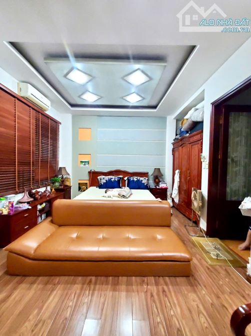 Bán gấp nhà riêng Phố Nguyễn Chí Thanh 41m 5Tầng MT 4,1m hơn 10 tỷ ô tô vào nhà phân lô. - 2