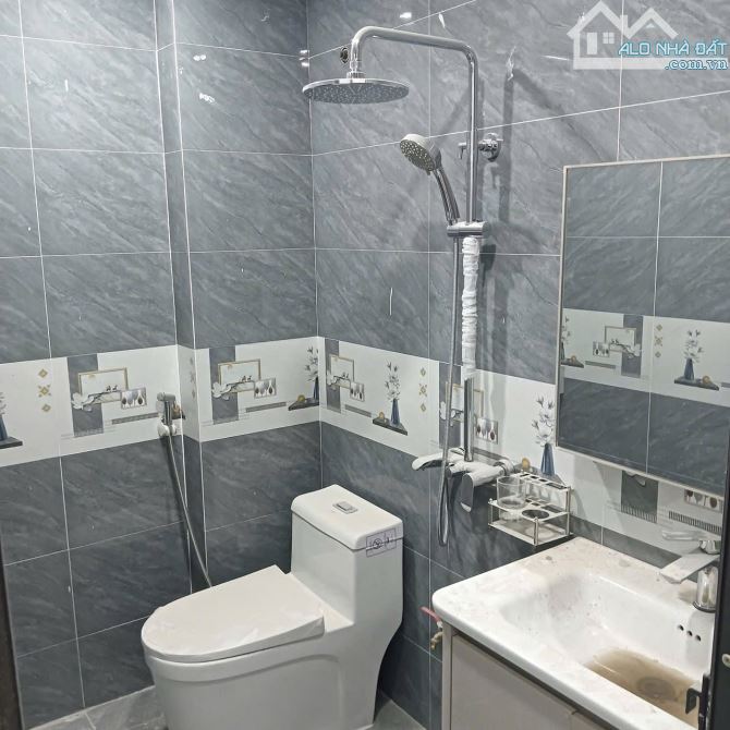 8 TỶ - 50 M2 - SIÊU HIẾM, NHÀ ĐẸP TRUNG TÂM MỸ ĐÌNH - VÀI NHÀ RA Ô TÔ - 2