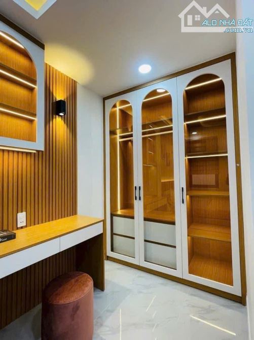 Bán nhà riêng tại Nguyễn Khoái Quận 4 DT68m2, 1 Trệt 2 Lầu 3PN2WC Giá 3 Tỷ 250 - 3