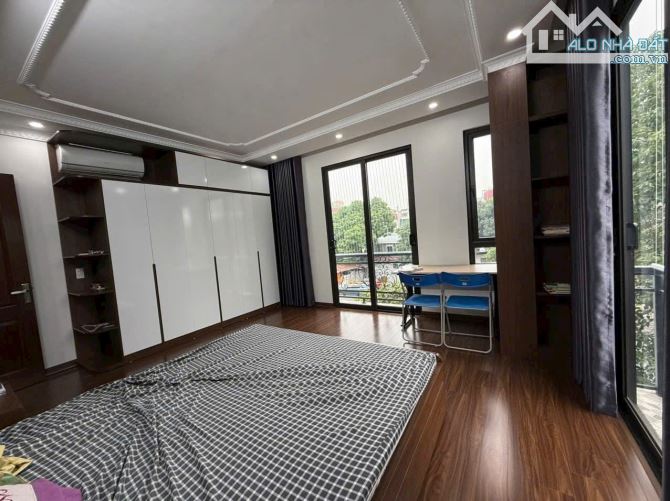 BÁN NHÀ HOÀNG QUỐC VIỆT ĐỈNH ĐẸP THANG MÁY Ô TÔ 17 TỈ - 3