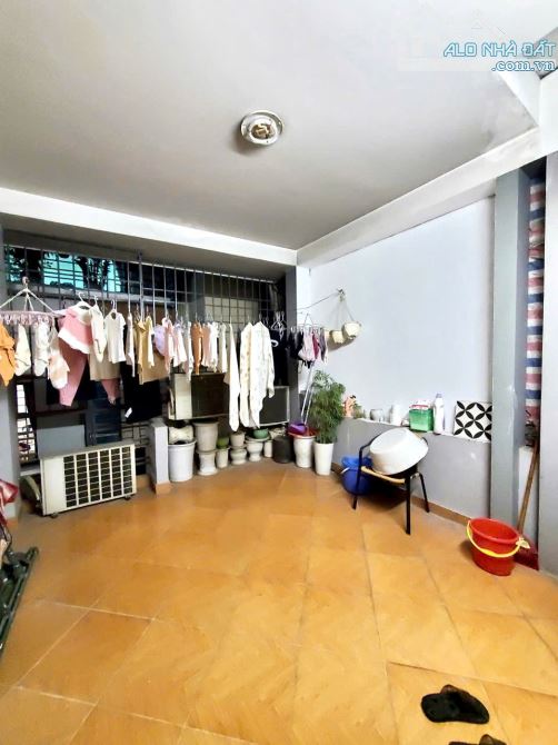Bán gấp nhà riêng Phố Nguyễn Chí Thanh 41m 5Tầng MT 4,1m hơn 10 tỷ ô tô vào nhà phân lô. - 3