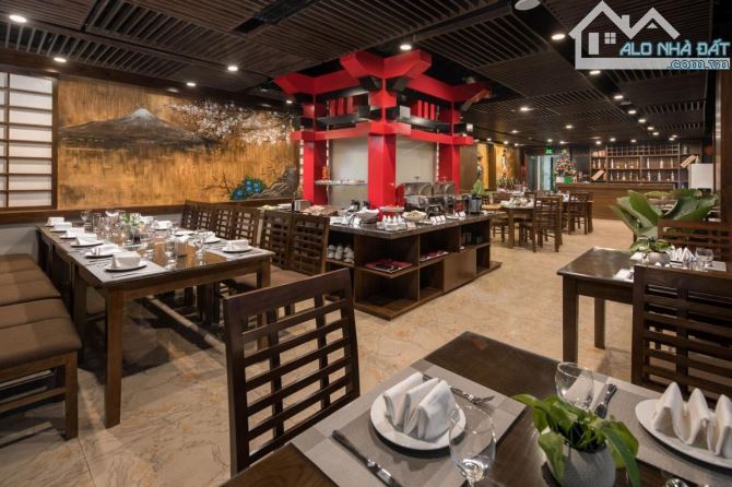 Bán siêu phẩm khách sạn mặt phố quận Cầu Giấy, 320m2 x 9T, MT 28m, đang cho thuê 500 tr/th - 4