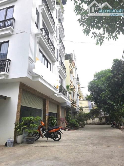 BÁN NHÀ HOÀNG QUỐC VIỆT ĐỈNH ĐẸP THANG MÁY Ô TÔ 17 TỈ - 5