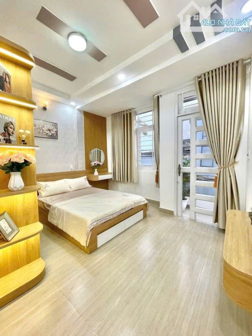 Bán nhà riêng tại Trần Văn Đang, Quận 3. DT: 50m/ 2Tỷ 290 view đẹp, nhiều tiện ích. Sổ sẵn - 5