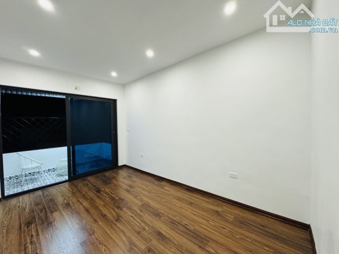 Hiếm - Bán nhà đẹp gần đài VTV, full nội thất phố Nguyên Hồng, Ba Đình - 5