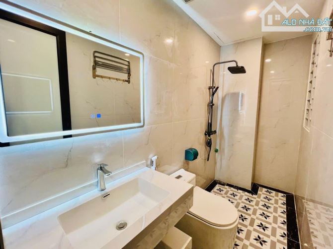 Bán Nhà Hồng Tiến DT 52m2 MT 4,6m 5 Tầng, Kinh Doanh. 8,7 tỷ - 5