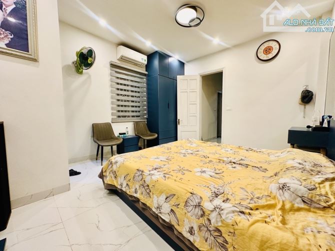 Không Quy Hoạch - Gần Ô Tô Tránh - Ngõ Thông,phố Trương Định - HBT, dt: 43m,mt: 3,5m, 5 tầ