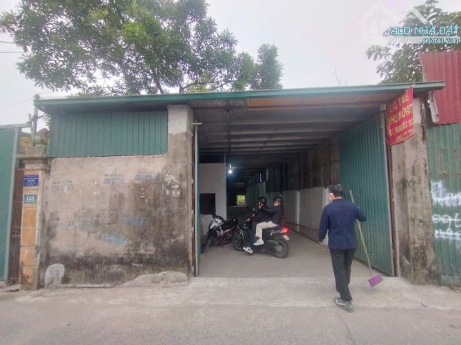 Cho thuê kho đường Nguyễn Văn Giáp, Nam Từ Liêm. DT 240m, cao 6m, có khối vp, điện 3fa. Gi