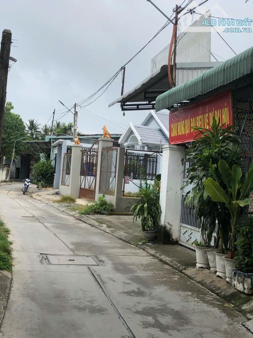 CÓ DUY NHẤT TẠI THỊ TRẤN ĐỨC HOÀ GIÁ 1 tỷ 250 triệu  CHO LÔ ĐẤT 125M2,SHR