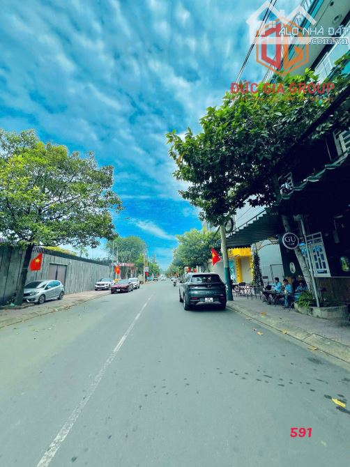 Bán gấp nhà thô nợ ngân hàng, ngay trường song ngữ lạc hồng bửu long !