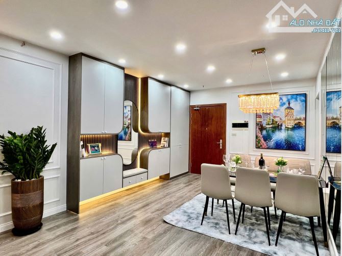 Căn cao cấp.  Dự án IrisGarden Mỹ Đình