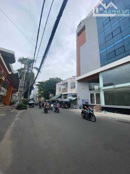 HOT! Tòa nhà building mặt tiền Trương Hoàng Thanh, P12, Tân Bình, hầm 5 lầu giá 55 tỷ